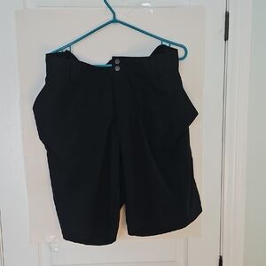 Columbia Black Button-Accent Shorts Size24w